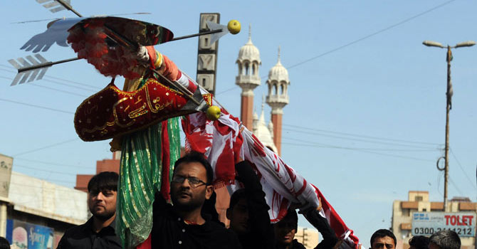 Description: http://i.dawn.com/2012/11/muharram_670.jpg